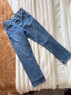 Vintage PAIGE Straight-Leg Women's Jeans in Medium Blue Wash